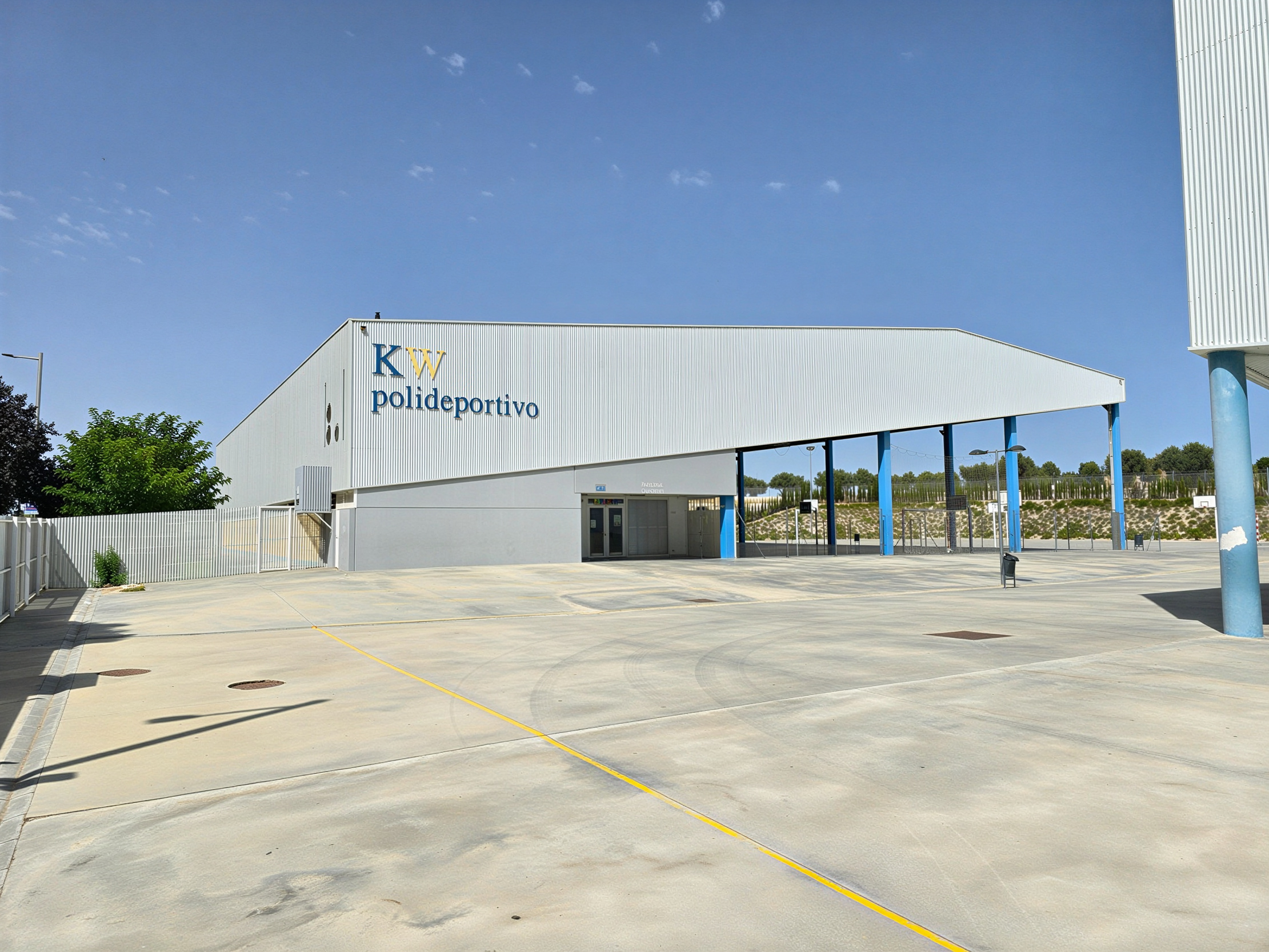 Exterior del FP La Sagra – Virgen de la Caridad