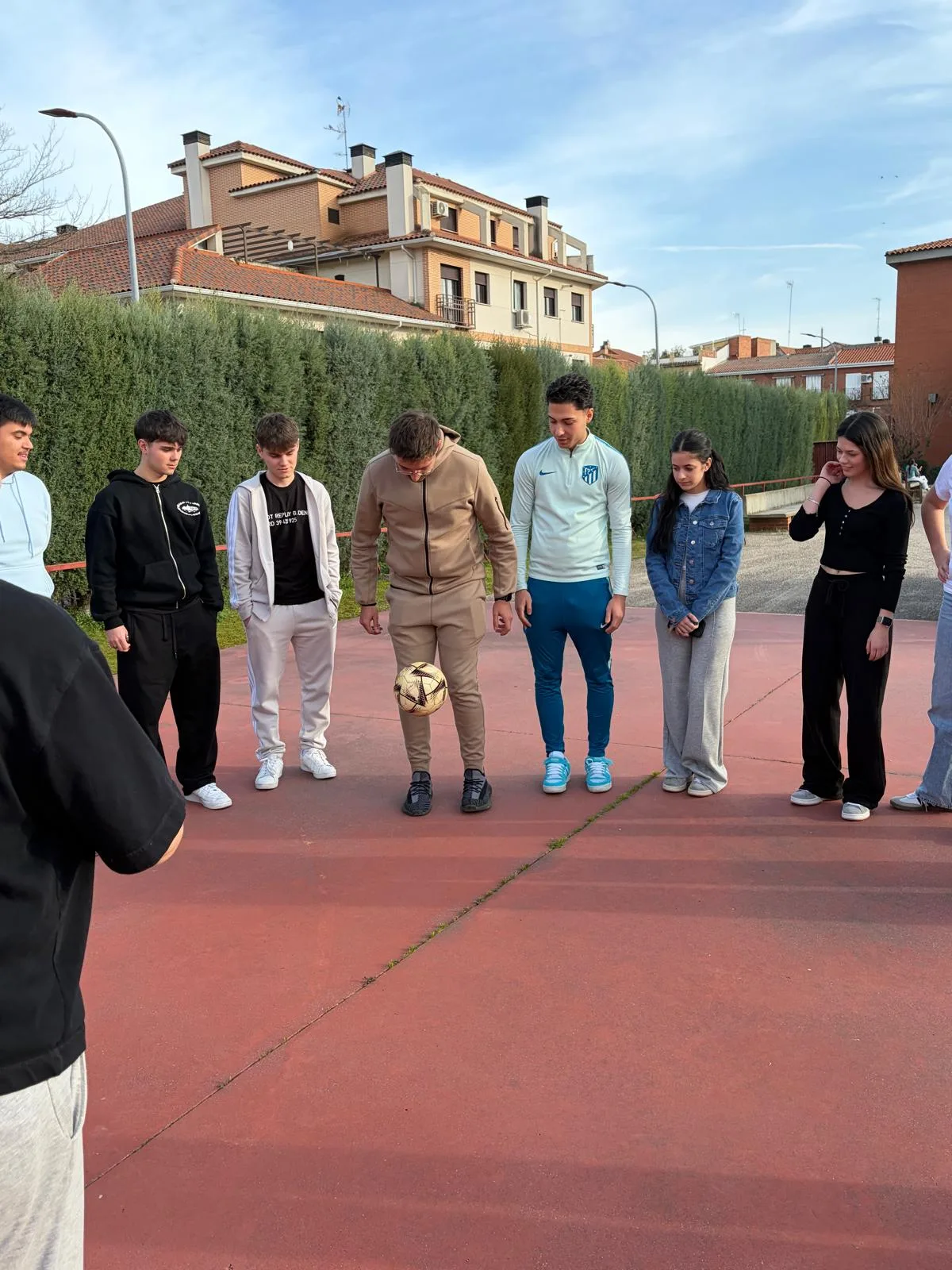 Alumnado de Enseñanza y Animación Sociodeportiva en una actividad